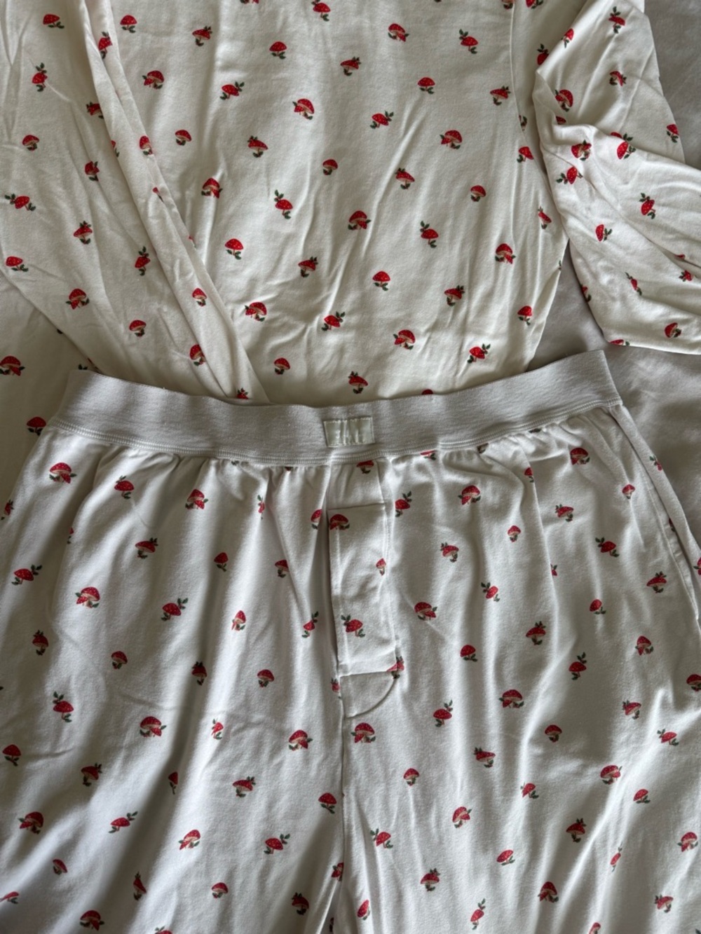 SKIMS Boyfriend Long Sleeve Top and Pants Set - Picture 4 of 5